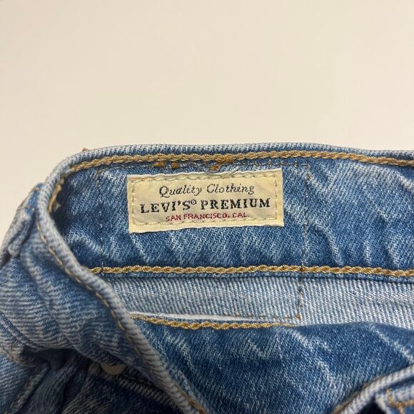 Levis Premium 70s High Rise Slim Straight Womens Jeans Size 25 Short Light Wash - Picture 7 of 15